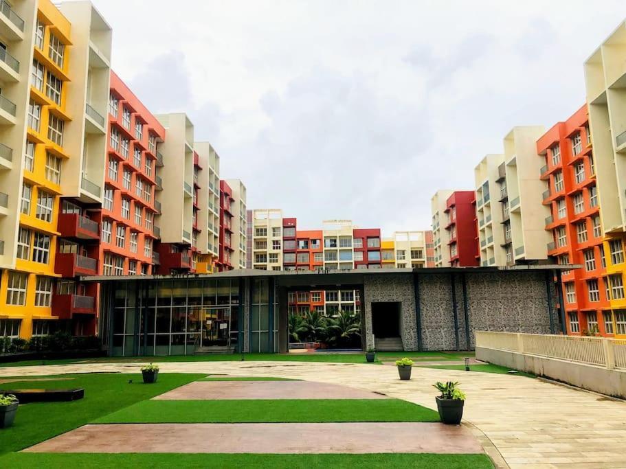 Lovely 2-Bedroom Sea View Serviced Apartment Dabolim Goa Exteriér fotografie