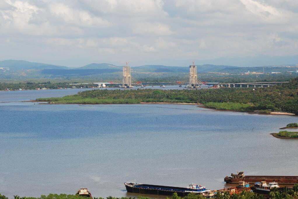 Lovely 2-Bedroom Sea View Serviced Apartment Dabolim Goa Exteriér fotografie